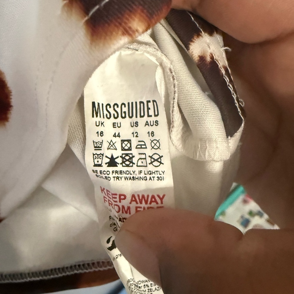 Missguided + Brown and White Patterned Blouse - Picture 3 of 3